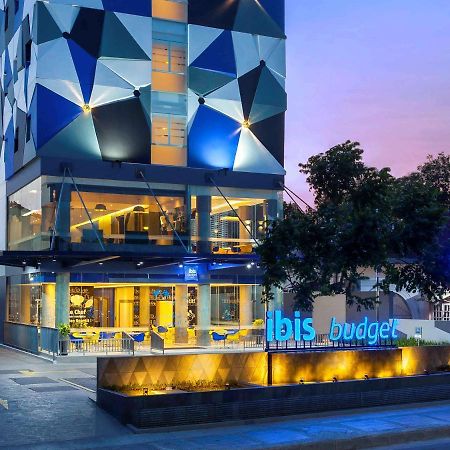 Ibis Budget Чиребон Екстер'єр фото