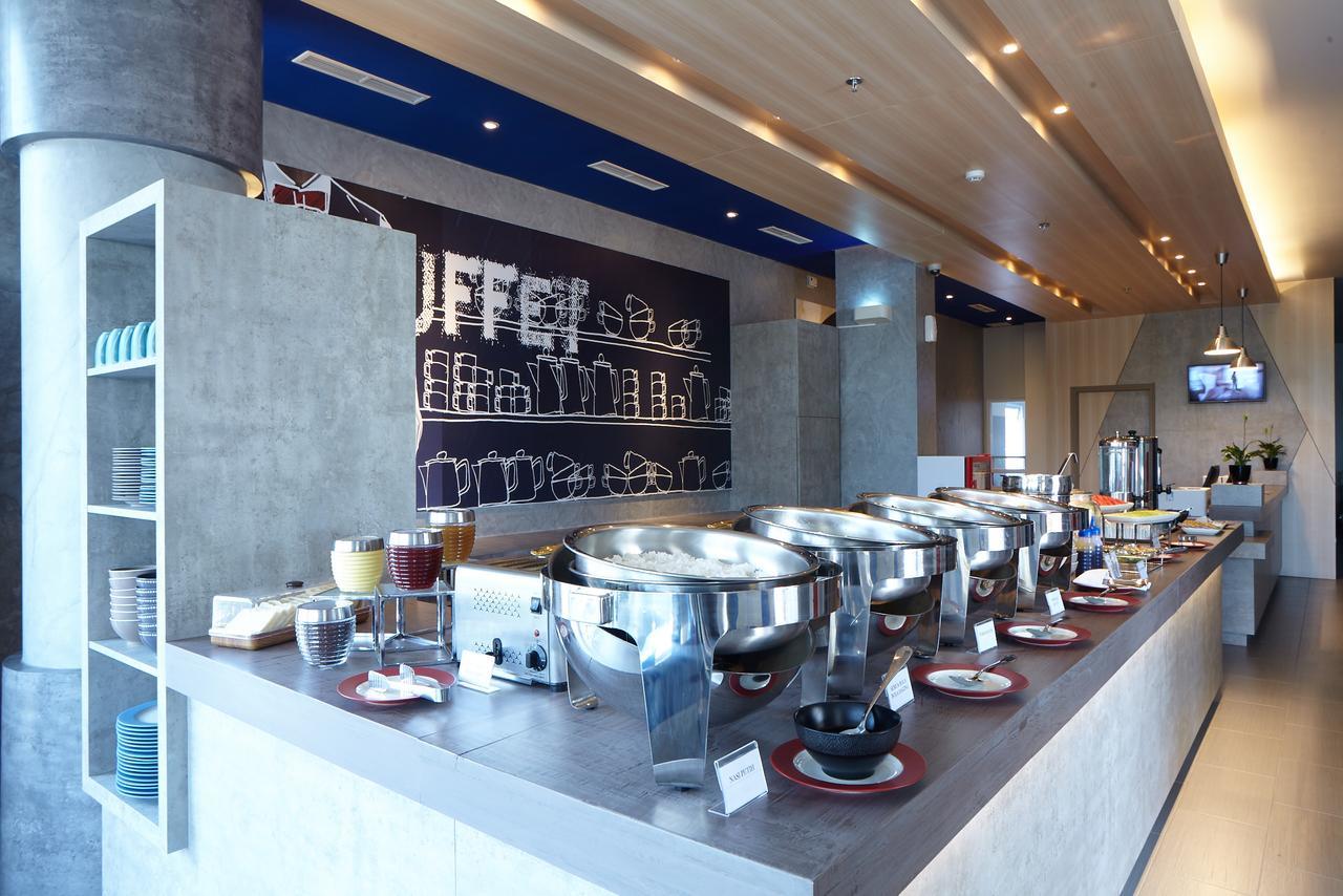 Ibis Budget Чиребон Екстер'єр фото