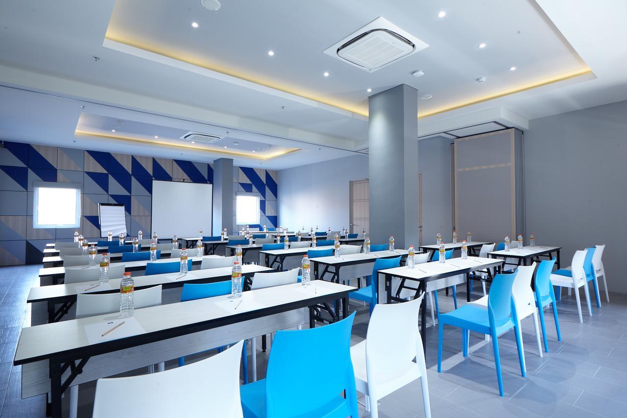 Ibis Budget Чиребон Екстер'єр фото