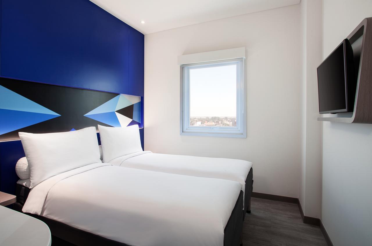 Ibis Budget Чиребон Екстер'єр фото