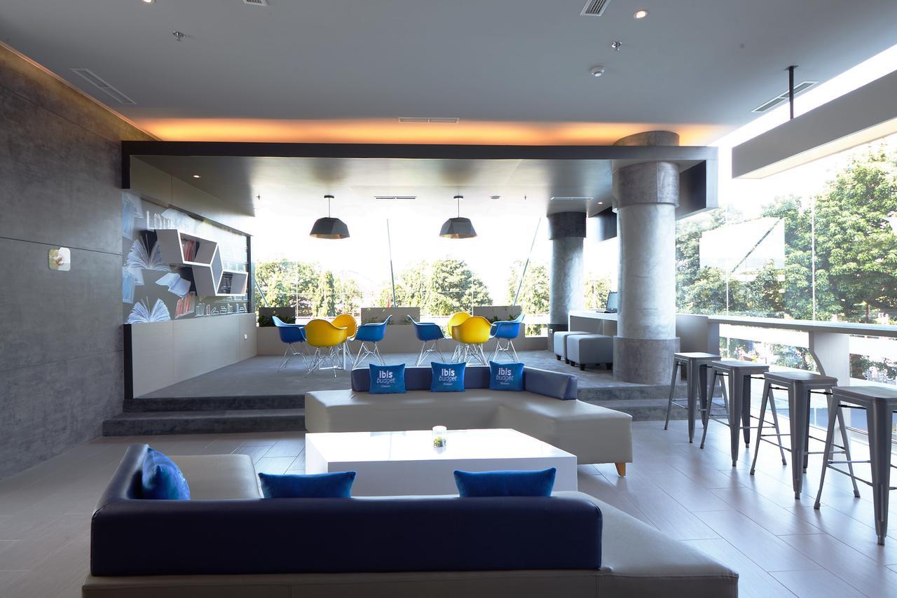 Ibis Budget Чиребон Екстер'єр фото