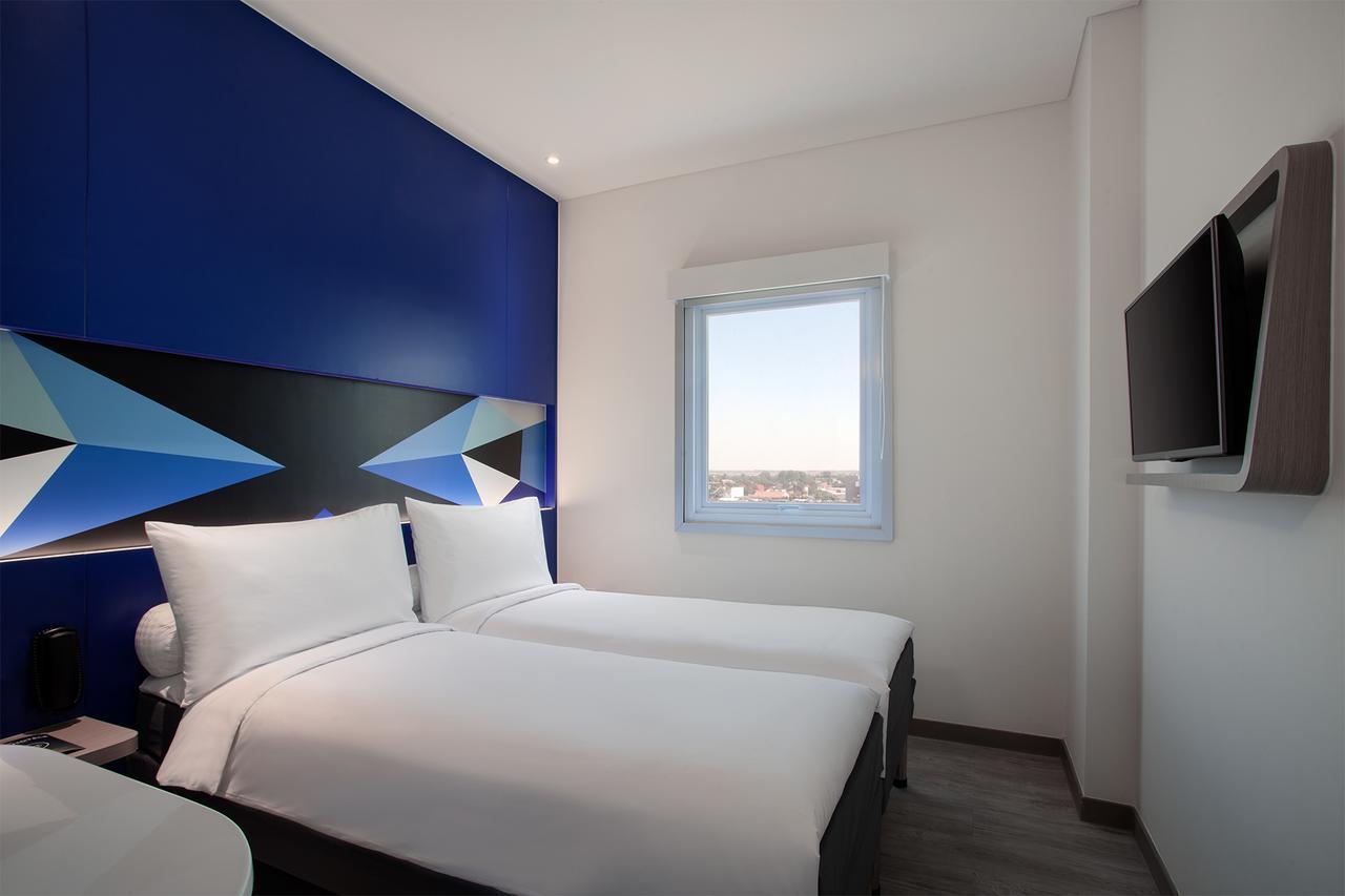 Ibis Budget Чиребон Екстер'єр фото