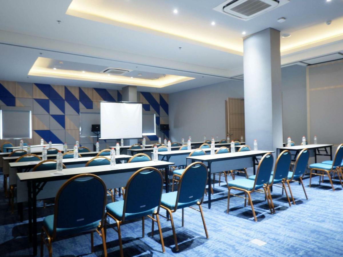 Ibis Budget Чиребон Екстер'єр фото